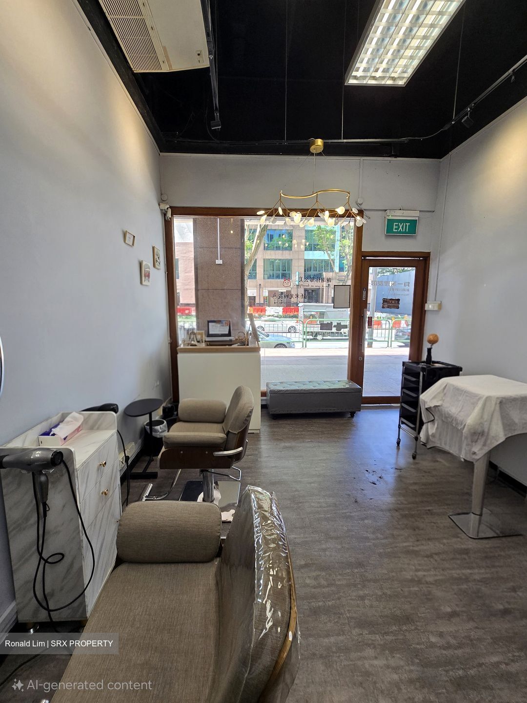 Burlington Square (D7), Retail #452653921